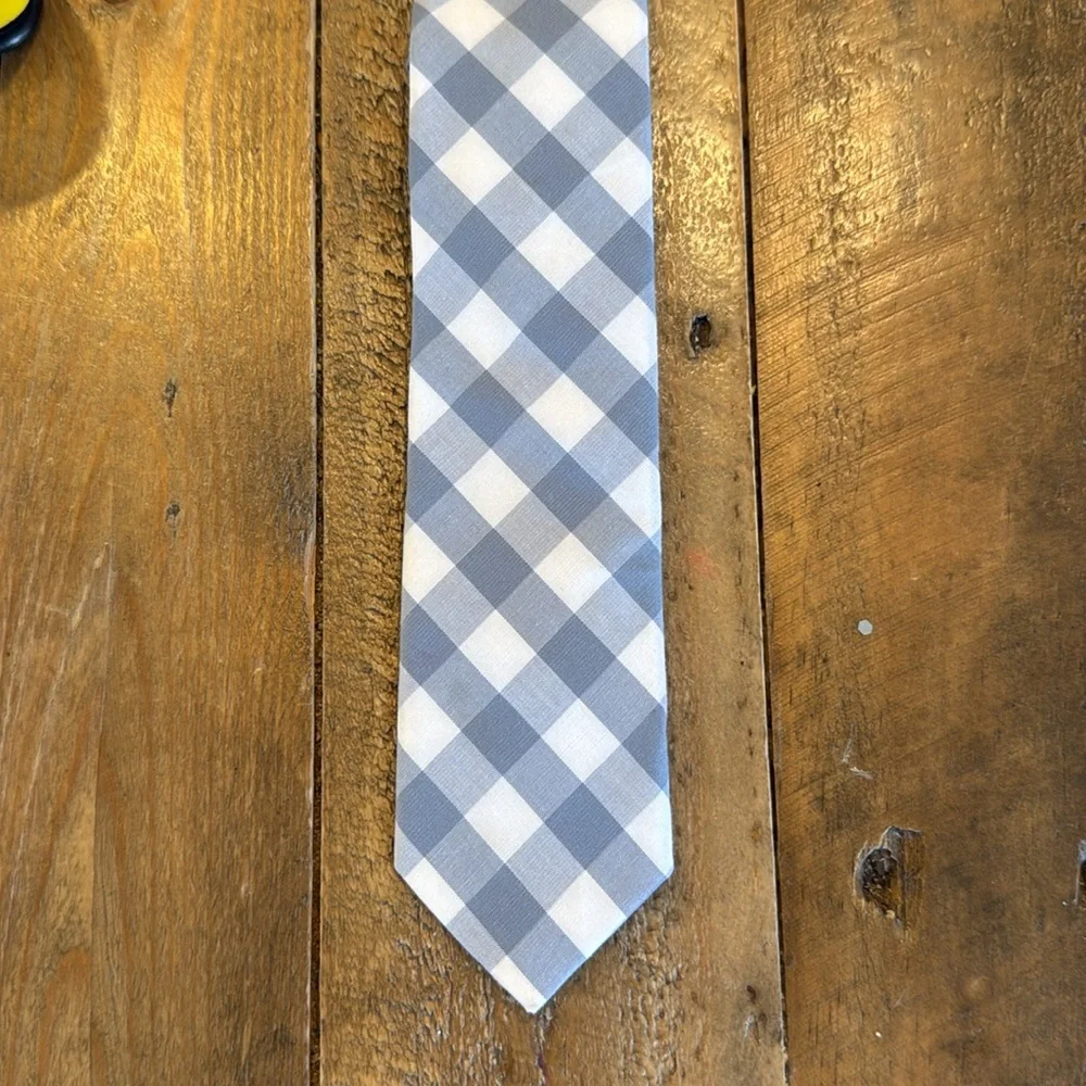 Boys crew cuts necktie  length 42 inches